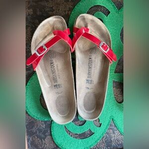 Birkenstock Piazza Red Gloss Toe Loop Sandal Sz 38 Women’s 7